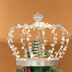 At the top of the Christmas tree, there is a sparkling crown with warm white lights that can be plugged into a waterproof transformer, making it suitable for indoor and outdoor Christmas tree decoration